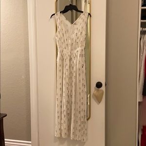 Adorable White/Cream Roxy dress w pockets!